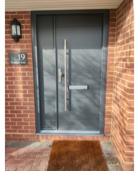 Fargo 26C DB - front door with side panel