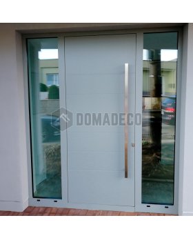 Silver aluminium front door with contemporary finishes