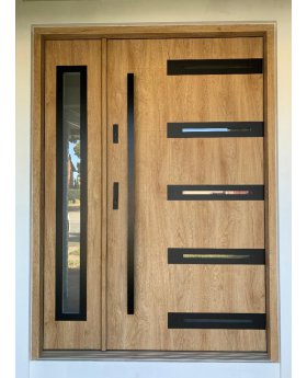 Fargo 39 DB - front door with side panel