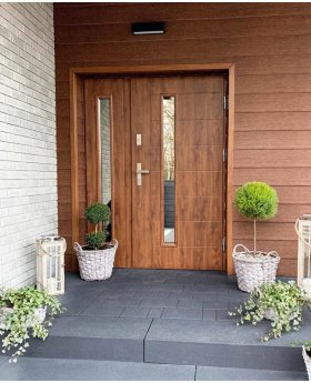Fargo 42 DB - front door with one side panel